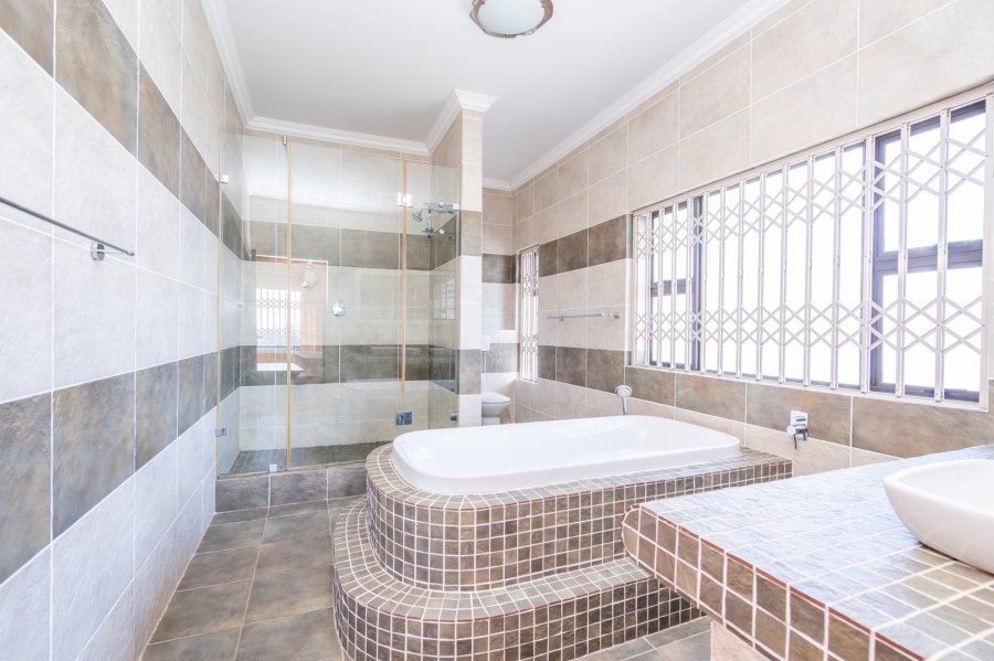 7 Bedroom Property for Sale in Myburgh Park Western Cape